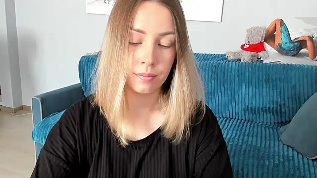 Snapshot of Mia_shy1 chatting on March 11, 7:15 am Mia shy1 online show from March 11, 7:15 am