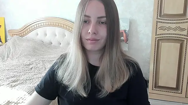 Snapshot of Mia_shy1 chatting on October 6, 6:55 am Mia shy1 online show from October 6, 6:55 am