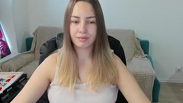 Snapshot of Mia_shy1 chatting on December 14, 6:30 am Mia shy1 online show from December 14, 6:30 am