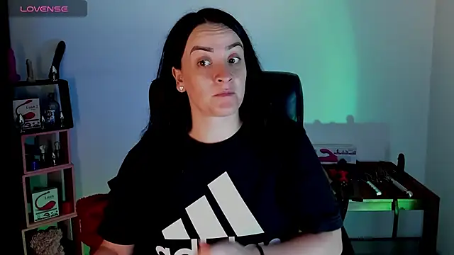 sara goodgirl13 online show from September 21, 3:24 pm