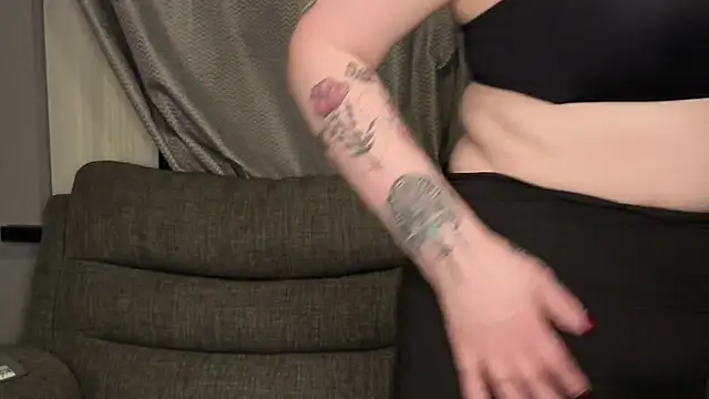 SquirtingIrishShannon online show from December 2, 4:35 pm