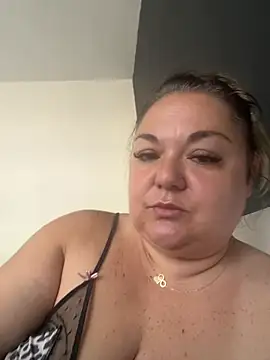 MikyVesela online show from June 9, 8:15 am