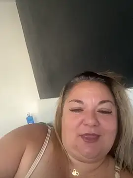 MikyVesela online show from June 17, 7:11 am