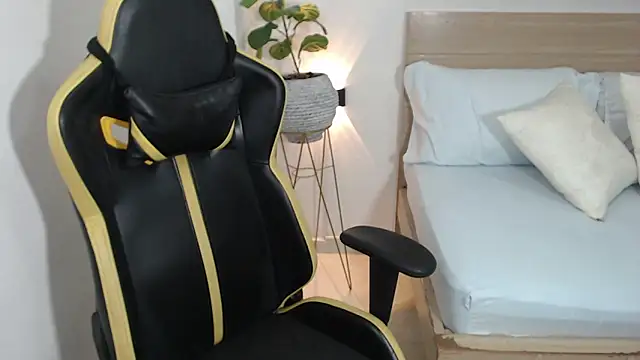 Snapshot of enma30_ chatting on January 3, 7:50 pm enma30 online show from January 3, 7:50 pm