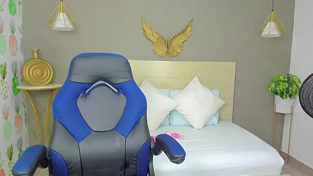 Snapshot of enma30_ chatting on March 21, 4:07 pm enma30 online show from March 21, 4:07 pm