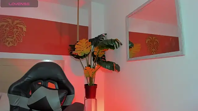 Snapshot of enma30_ chatting on October 3, 1:41 pm enma30 online show from October 3, 1:41 pm