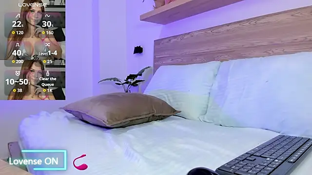 Snapshot of enma30_ chatting on October 28, 1:47 pm enma30 online show from October 28, 1:47 pm