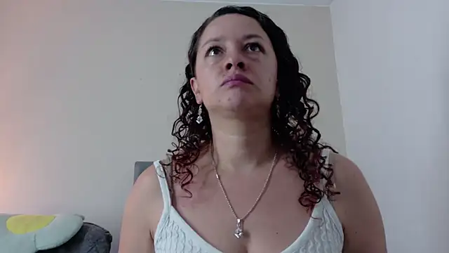 Snapshot of ArtesanaMK chatting on June 9, 3:12 pm ArtesanaMK online show from June 9, 3:12 pm