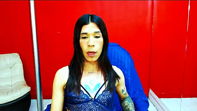 Snapshot of SaraSofia44 chatting on March 4, 4:24 pm SaraSofia44 online show from March 4, 4:24 pm