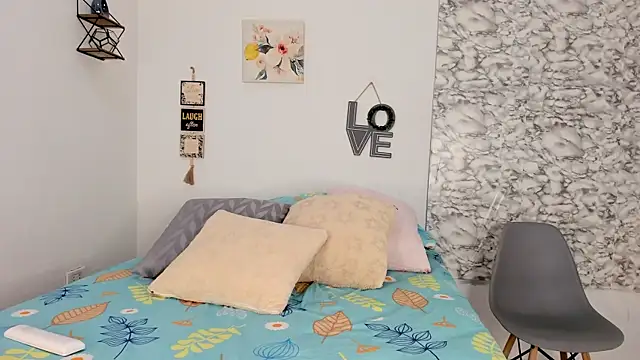 Canhela1 online show from October 18, 11:11 am