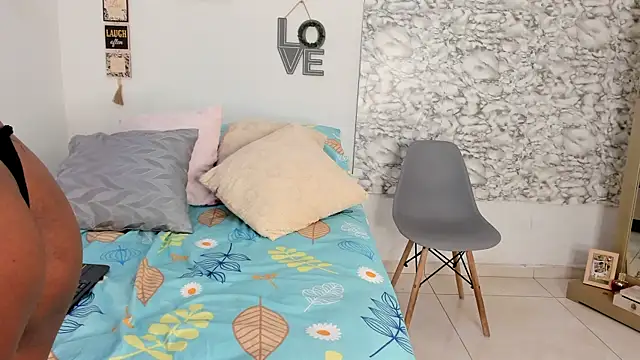 Canhela1 online show from December 2, 11:56 pm