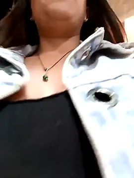 Snapshot of Lena-32 chatting on February 15, 1:24 am Lena-32 online show from February 15, 1:24 am