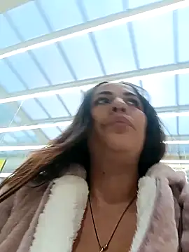 Snapshot of Lena-32 chatting on February 24, 10:30 pm Lena-32 online show from February 24, 10:30 pm