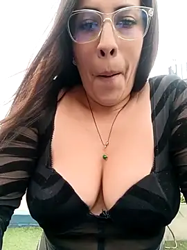 Snapshot of Lena-32 chatting on March 27, 10:31 pm Lena-32 online show from March 27, 10:31 pm