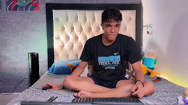 james dreams  online show from August 6, 1:07 am