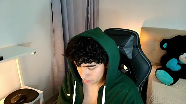  nickconnor01 online show from December 8, 11:08 pm