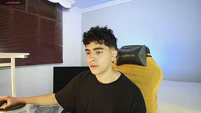  nickconnor01 online show from October 4, 2:31 am