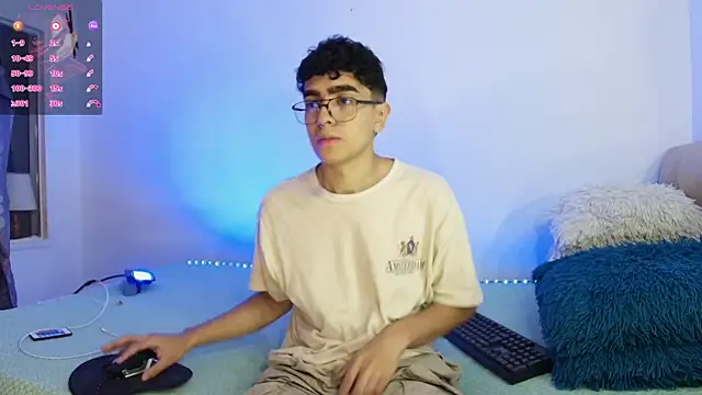  nickconnor01 online show from December 14, 10:03 pm