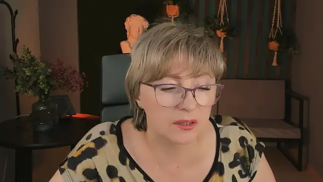 sugar vivien online show from December 14, 12:12 pm
