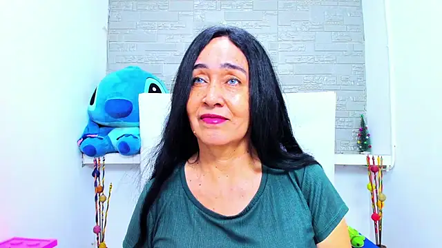 Snapshot of HorniestMilf chatting on September 25, 8:01 pm HorniestMilf online show from September 25, 8:01 pm