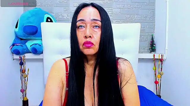 Snapshot of HorniestMilf chatting on October 19, 9:59 pm HorniestMilf online show from October 19, 9:59 pm