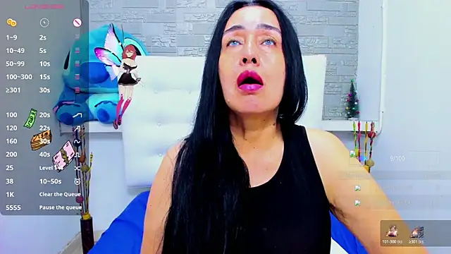 Snapshot of HorniestMilf chatting on November 17, 7:52 pm HorniestMilf online show from November 17, 7:52 pm