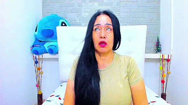 HorniestMilf online show from December 19, 12:06 am