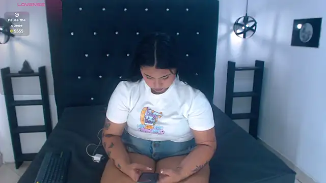 Mels  online show from February 21, 1:33 am