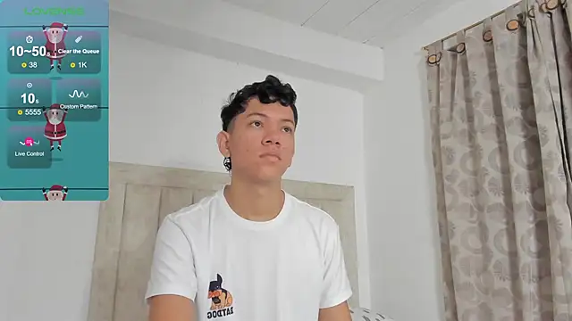 JulianRose 1 online show from December 30, 10:53 am
