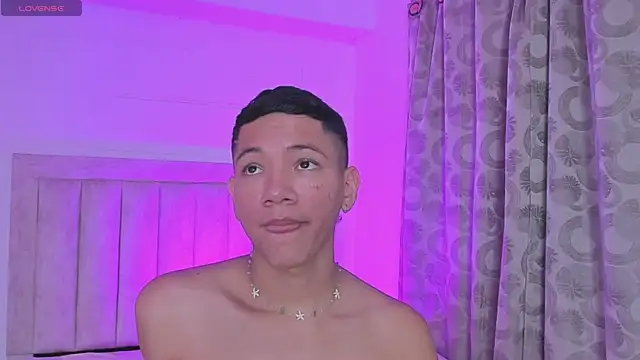 JulianRose 1 online show from January 10, 2:02 pm