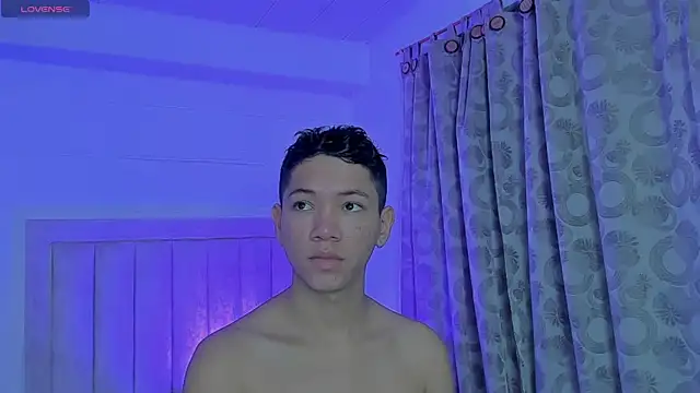 JulianRose 1 online show from January 22, 11:23 am