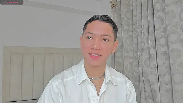 JulianRose 1 online show from February 14, 11:21 am