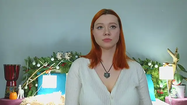 Snapshot of MileyMiller chatting on December 17, 12:00 pm MileyMiller online show from December 17, 12:00 pm