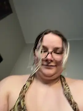 Snapshot of kitten0760 chatting on June 7, 3:49 pm kitten0760 online show from June 7, 3:49 pm