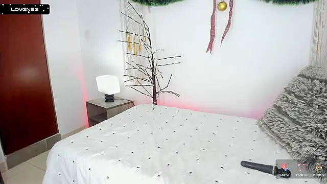 Eyleen 24 online show from December 3, 9:23 pm