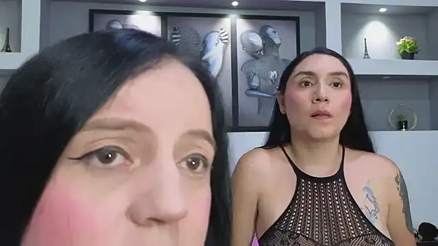 Snapshot of Girls_hot_2 chatting on April 23, 9:28 pm Girls hot 2 online show from April 23, 9:28 pm