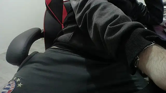 Snapshot of Dandi19 chatting on November 14, 8:40 pm Dandi19 online show from November 14, 8:40 pm