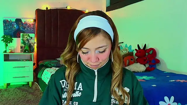 alisson zafiro  online show from October 18, 3:09 am