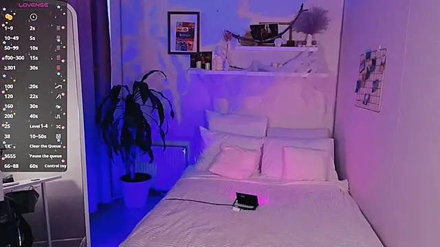 Lil Amelie online show from November 15, 8:55 am