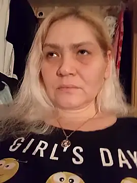 Snapshot of Minna_Jeannie chatting on December 15, 2:05 am Minna Jeannie online show from December 15, 2:05 am