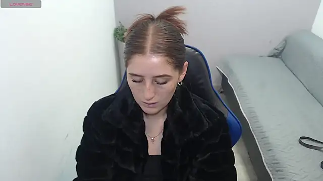 valerie diaz1 online show from October 18, 1:34 pm