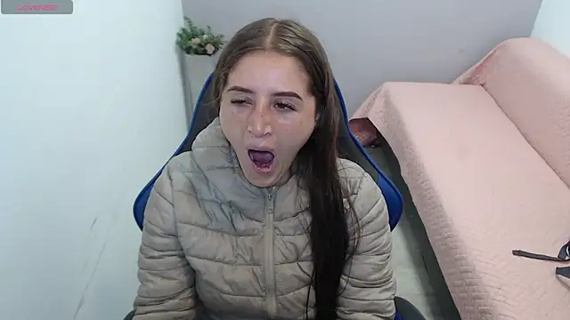 valerie diaz1 online show from December 22, 1:41 pm