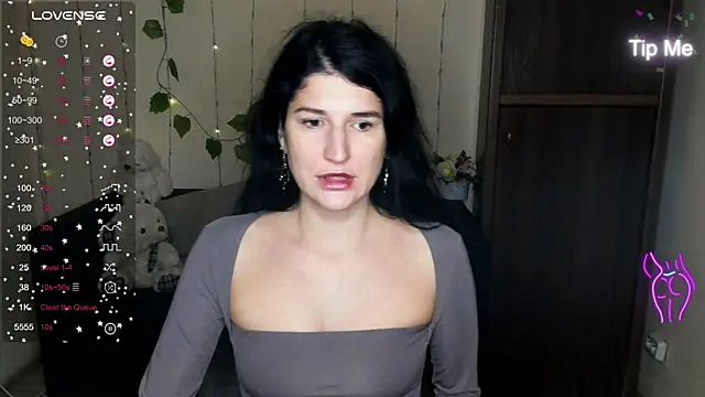 Alianna Solo Kisses online show from January 4, 6:30 am