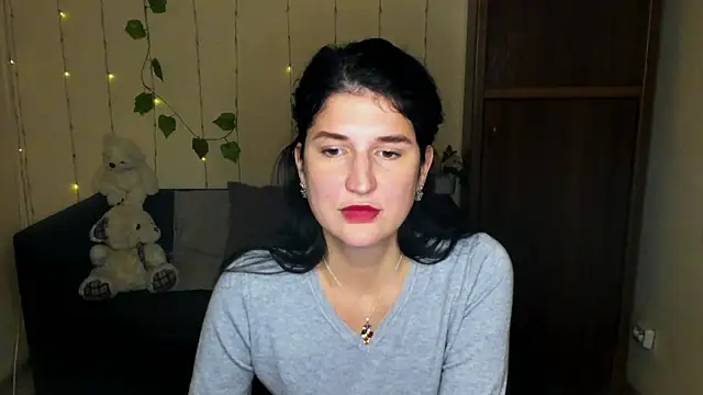 Alianna Solo Kisses online show from January 9, 12:30 pm
