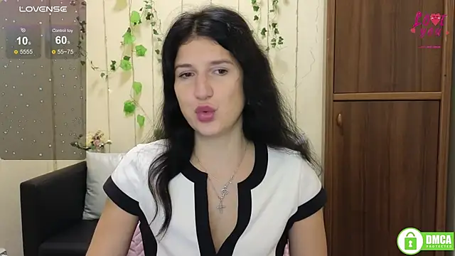 Alianna Solo Kisses online show from October 25, 5:26 am