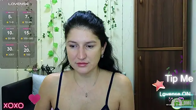 Alianna Solo Kisses online show from November 10, 12:59 pm