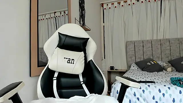 Valerioe online show from October 22, 1:55 pm