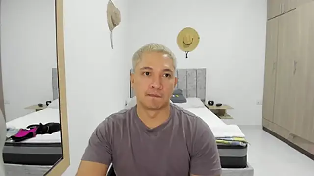 Valerioe online show from April 26, 11:24 pm