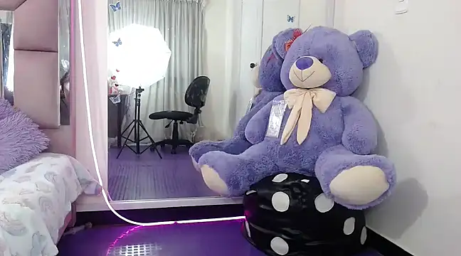 Snapshot of AriadnaCappelletty chatting on March 2, 12:31 am AriadnaCappelletty online show from March 2, 12:31 am