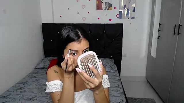 Snapshot of floweer_ chatting on September 30, 7:57 am floweer online show from September 30, 7:57 am